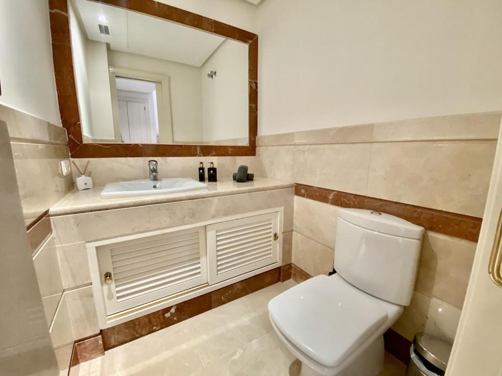 Beautiful 5 * Penthouse Very Near The Lägenhet Marbella